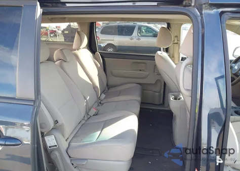 2017 Kia Sedona Lx z USA, uszkodzony, nr VIN KNDMB5C15H6230218